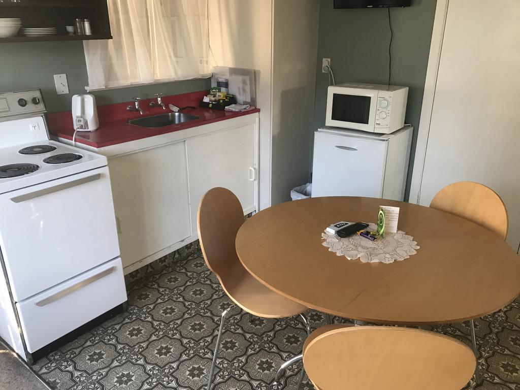 Windsor Lodge & Caravan Park Waitahanui Екстериор снимка