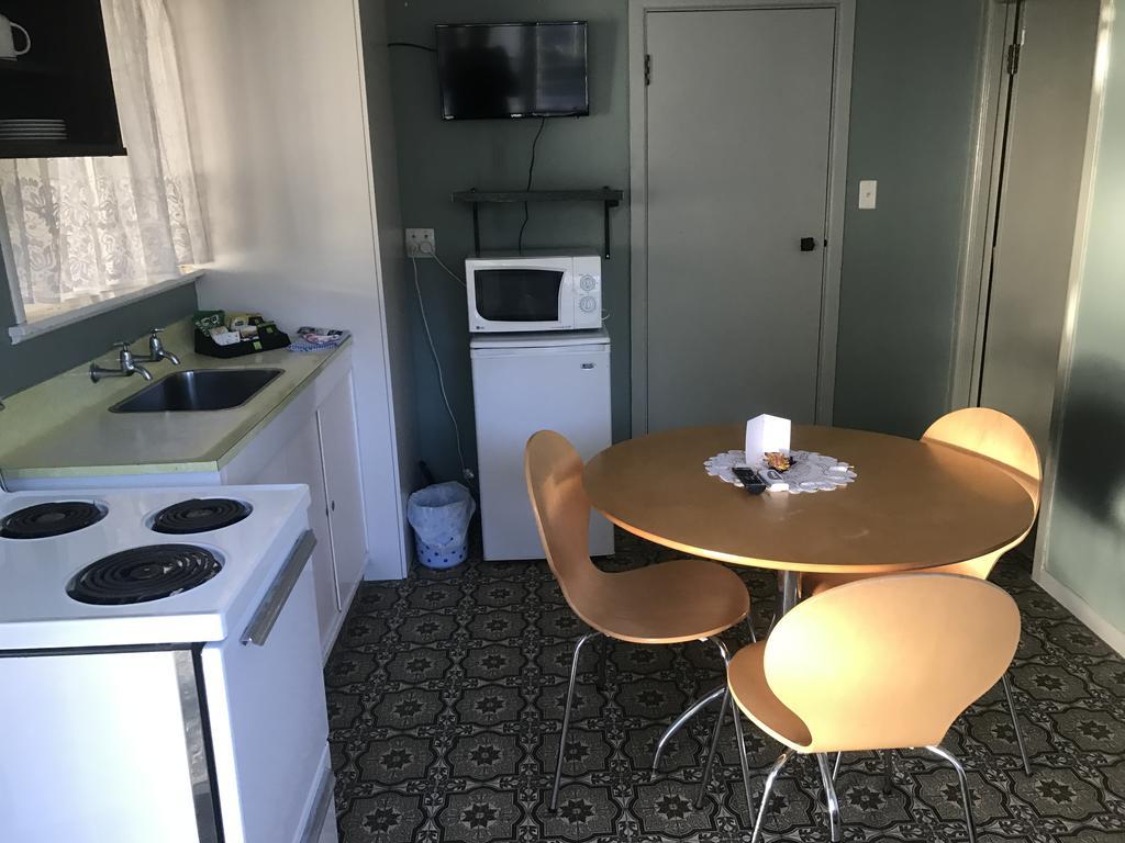 Windsor Lodge & Caravan Park Waitahanui Екстериор снимка